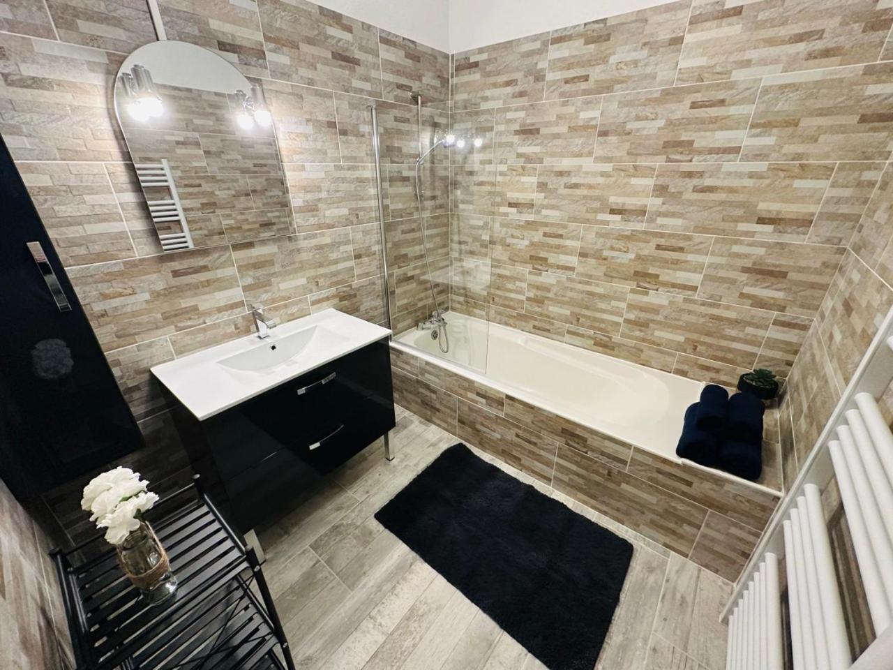 Les Appartements Du Mas - Emeraude Aigues-Mortes Dış mekan fotoğraf