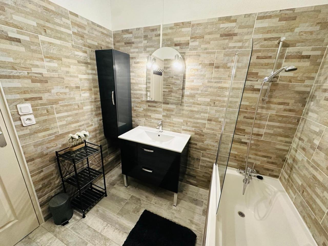 Les Appartements Du Mas - Emeraude Aigues-Mortes Dış mekan fotoğraf