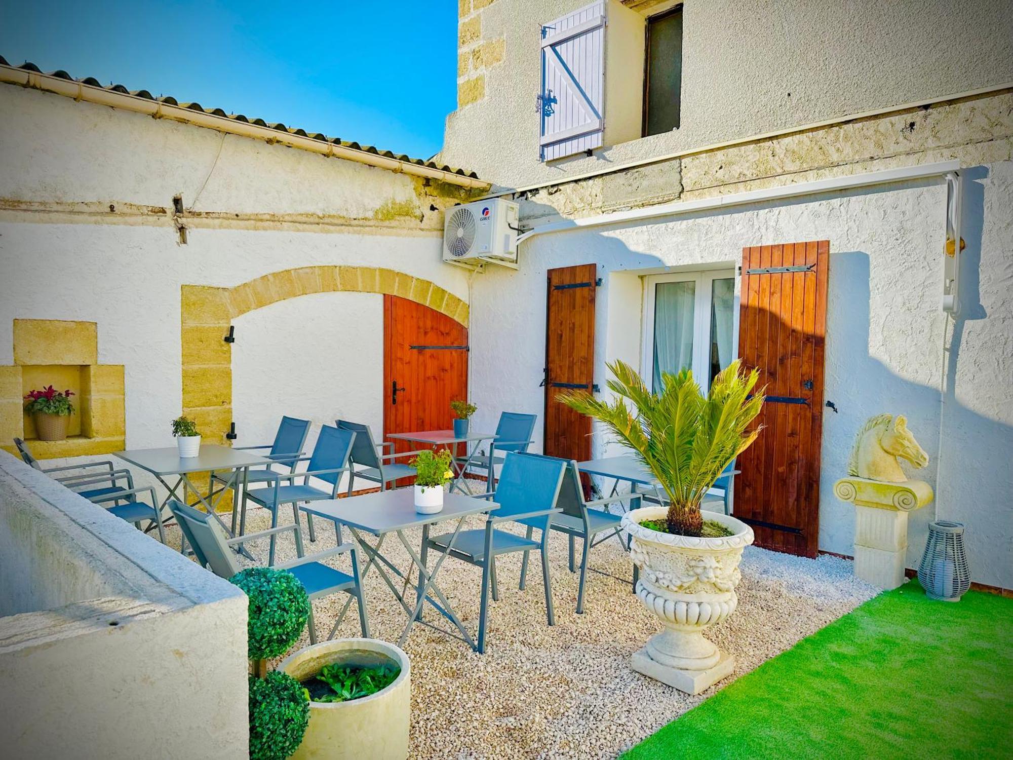 Les Appartements Du Mas - Emeraude Aigues-Mortes Dış mekan fotoğraf